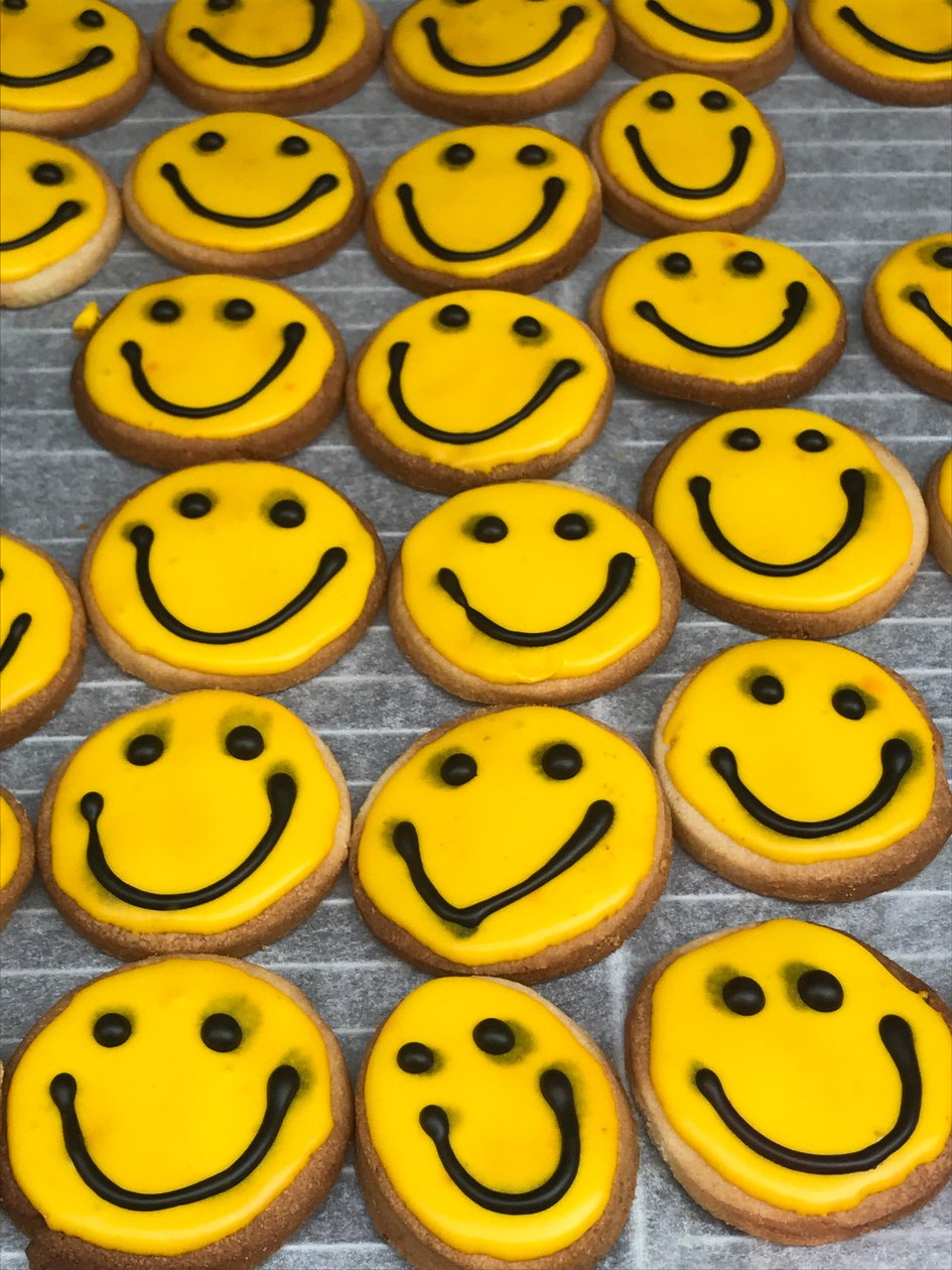 Composition - Smiley by Cécile Jamet