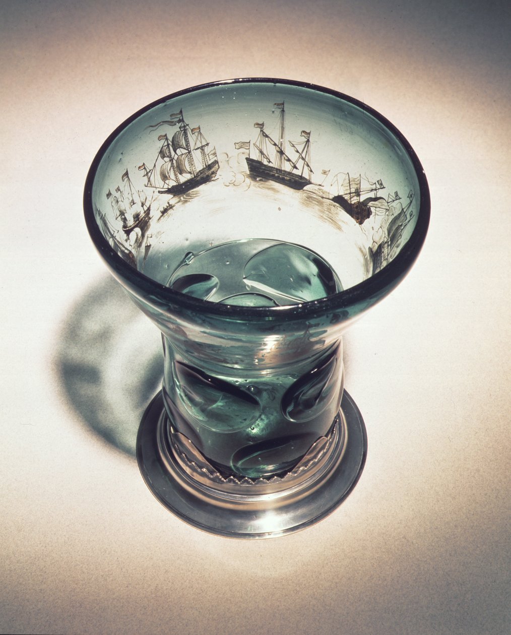 Roemer with wide bowl, decorated with bands of ships in Schwarzlot technique by Dutch School