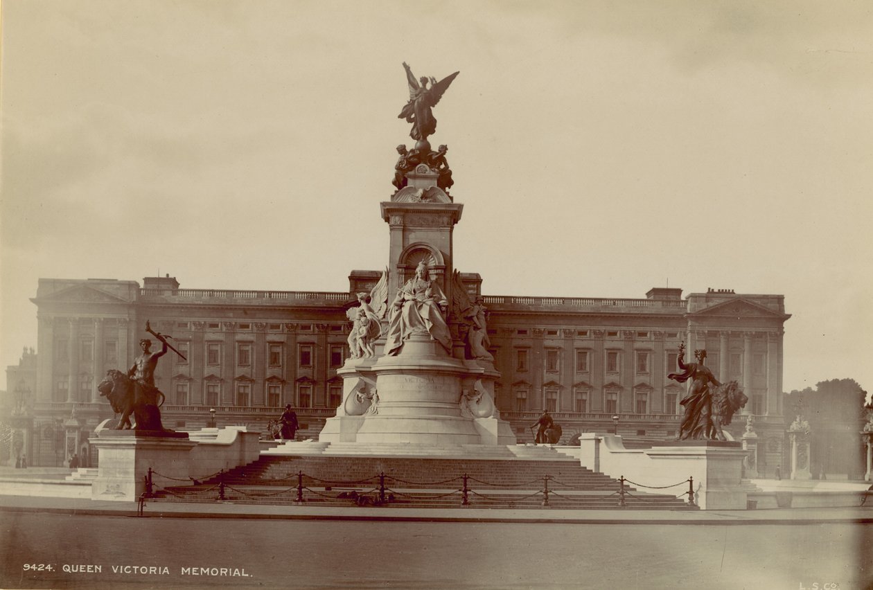 Queen Victoria Memorial by English Photographer