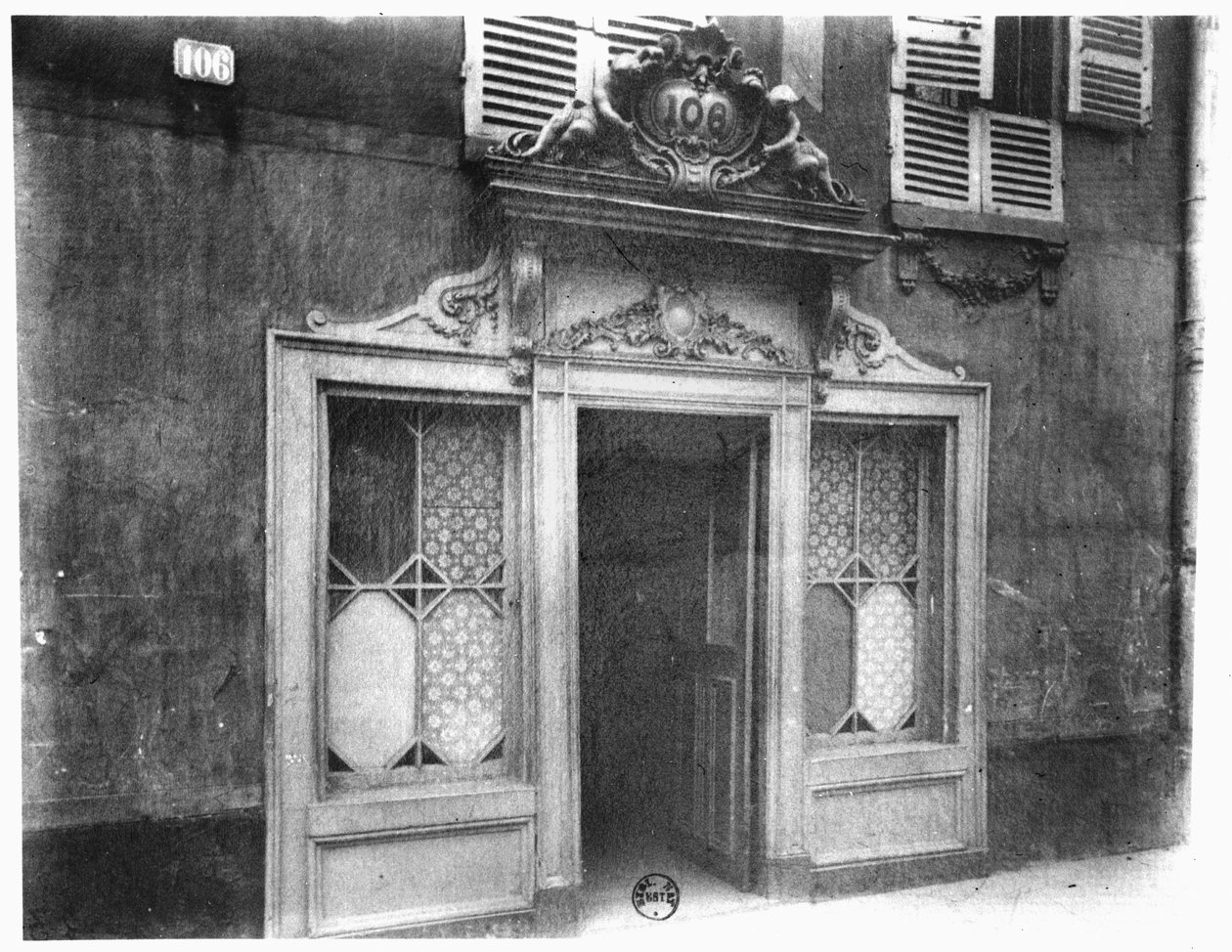 Entrance of a Brothel in Paris, 106 Rue de Suffren by Eugène Atget