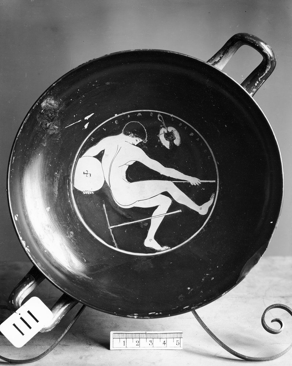 Dish Depicting a Discus Thrower, Possibly by Cleomelos by Greek