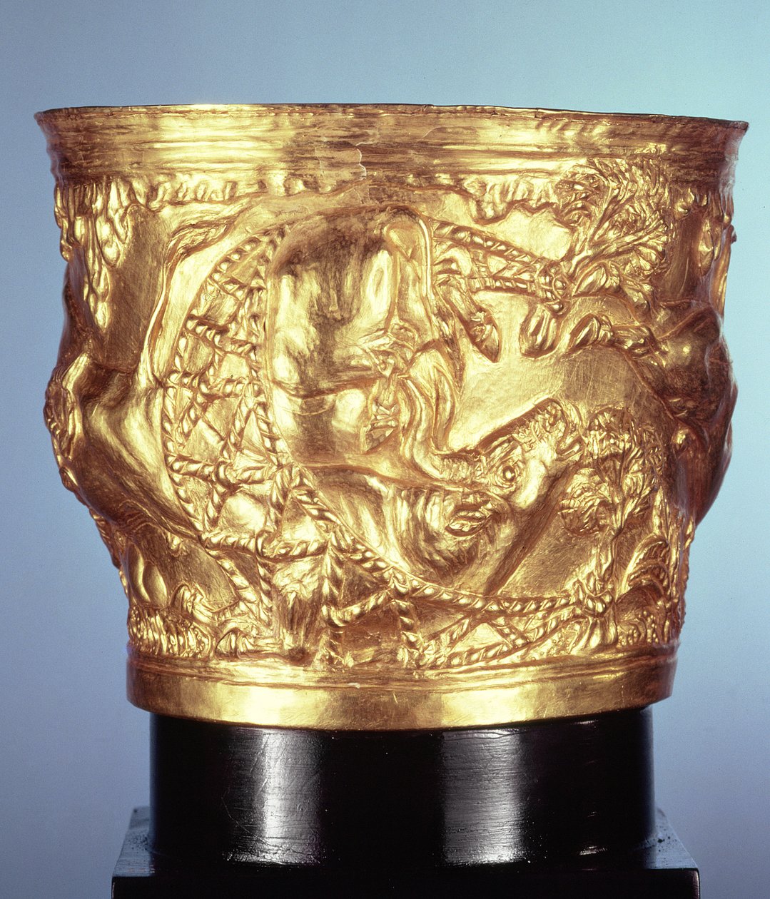 Cup, found in the royal tomb of Vaphio, Sparta, late Minoan I, c.1500 BC by Minoan