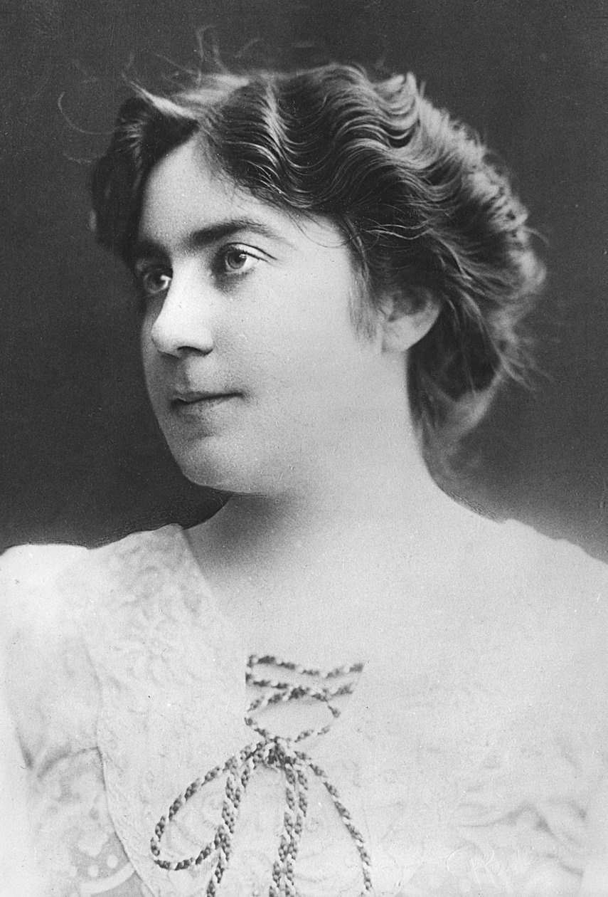 Louise-Léonie Grandjean by Reutlinger Studio