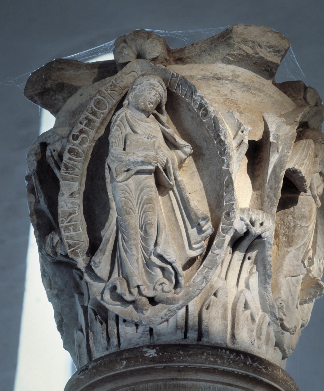 Capital of the choir (sculpture) by Romanesque