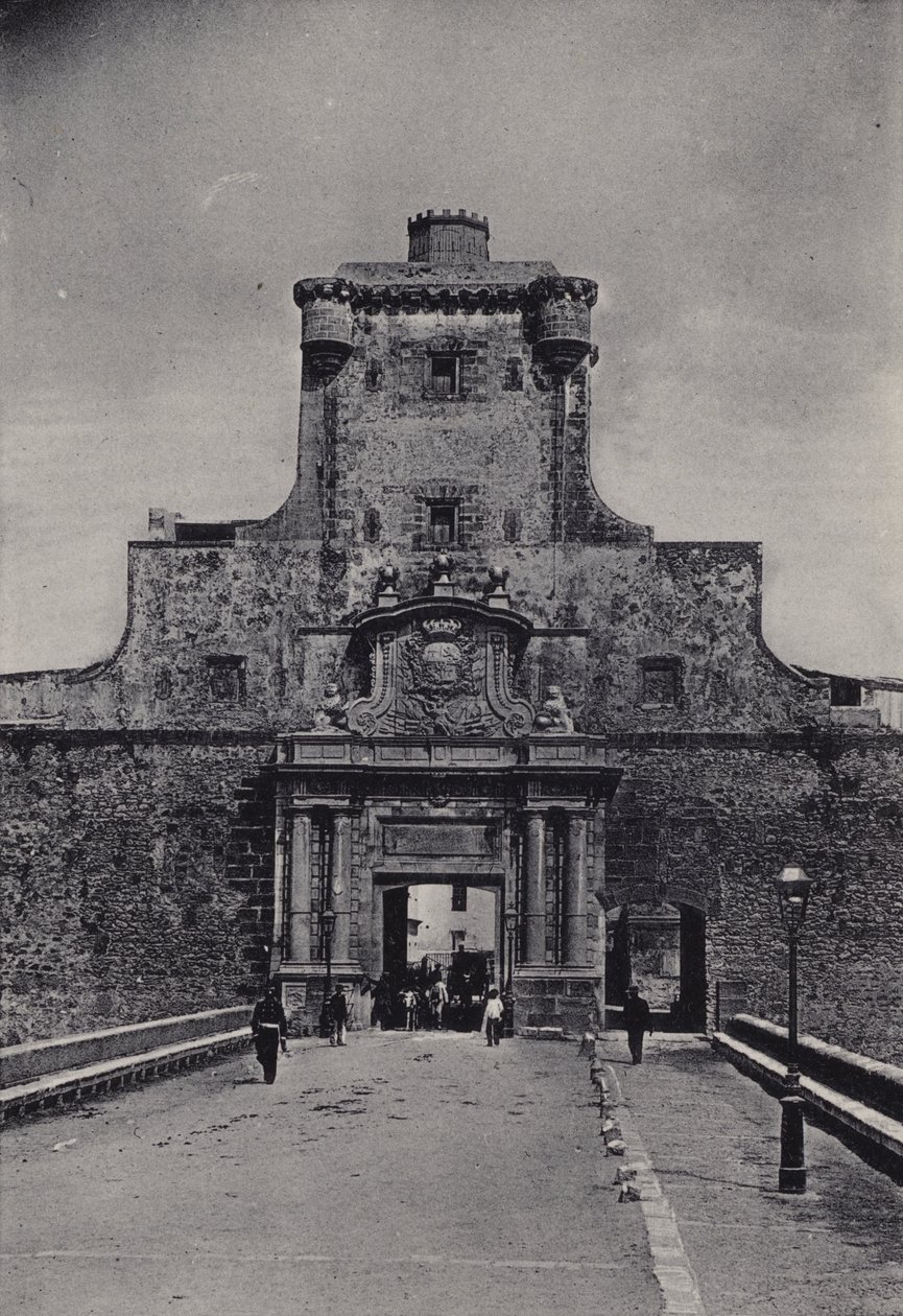 Cadiz: Puerta de Tierra by Spanish Photographer