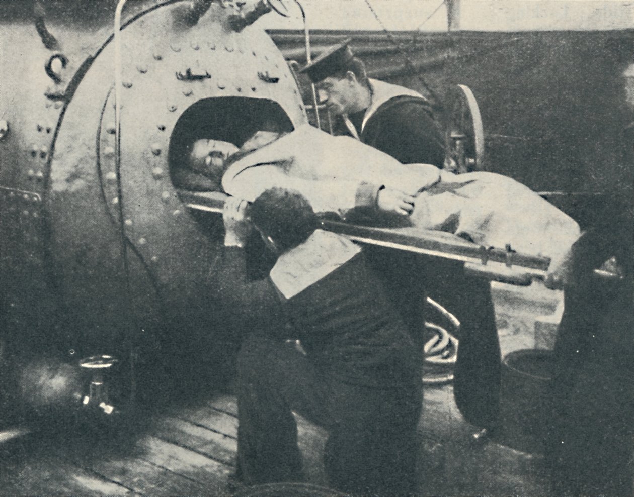 A Recompression Chamber by Unbekannt