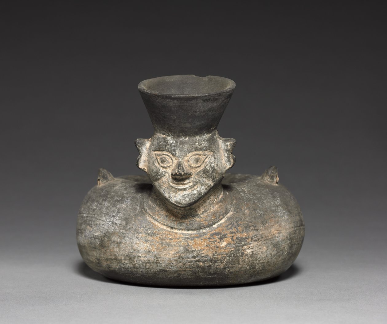 Funeral Urn by Unbekannt