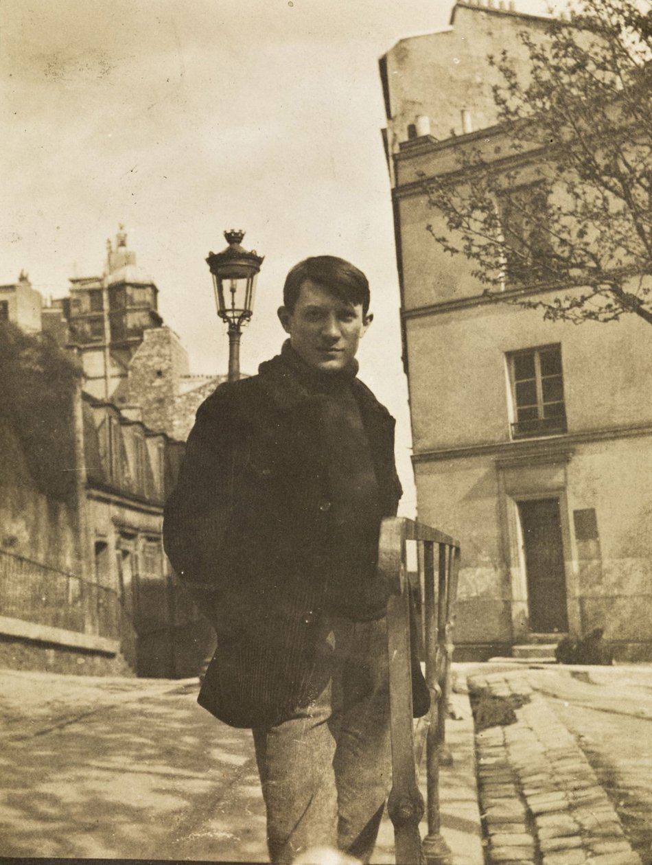 Pablo Picasso at the Place Ravignan, Montmartre by Unbekannt