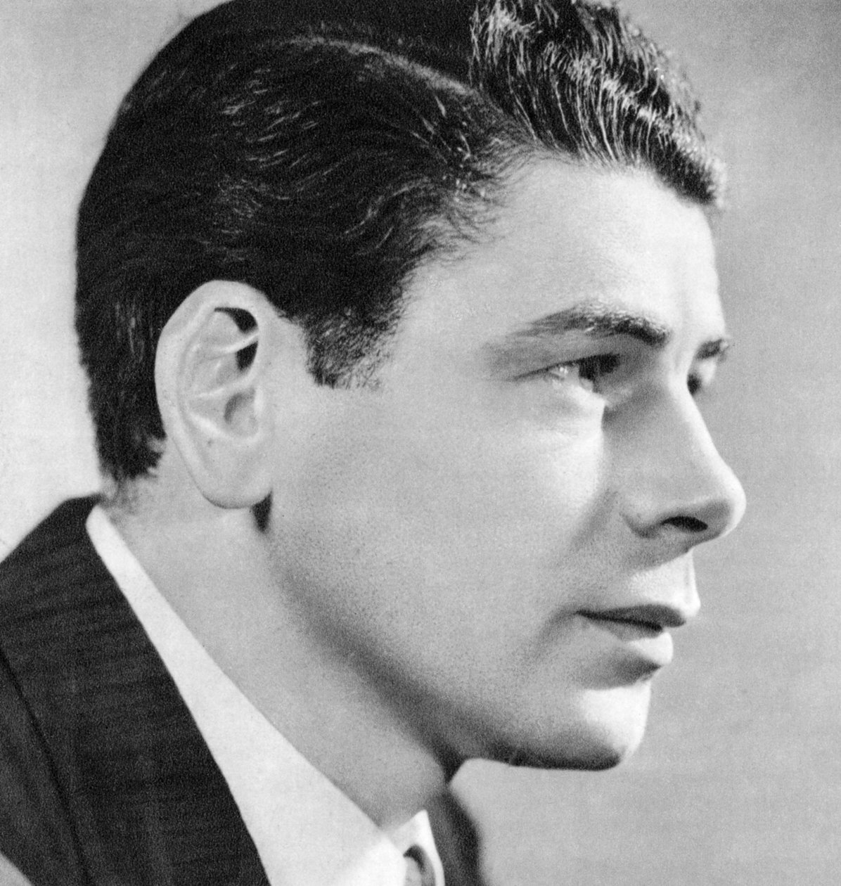 Paul Muni, American film actor, 1934-1935 by Unbekannt