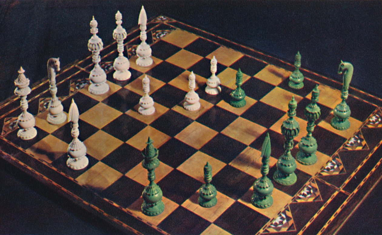 Seventeenth-Century Ivory Chessmen and Board by Unbekannt