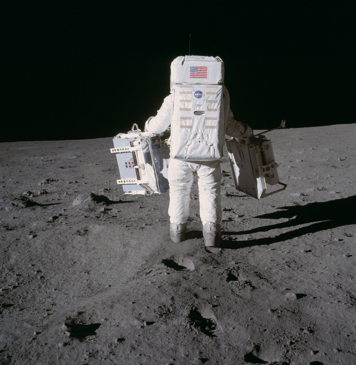 Buzz Aldrin Deploys Apollo 11 Experiments, 1969 by Unbekannt Unbekannt