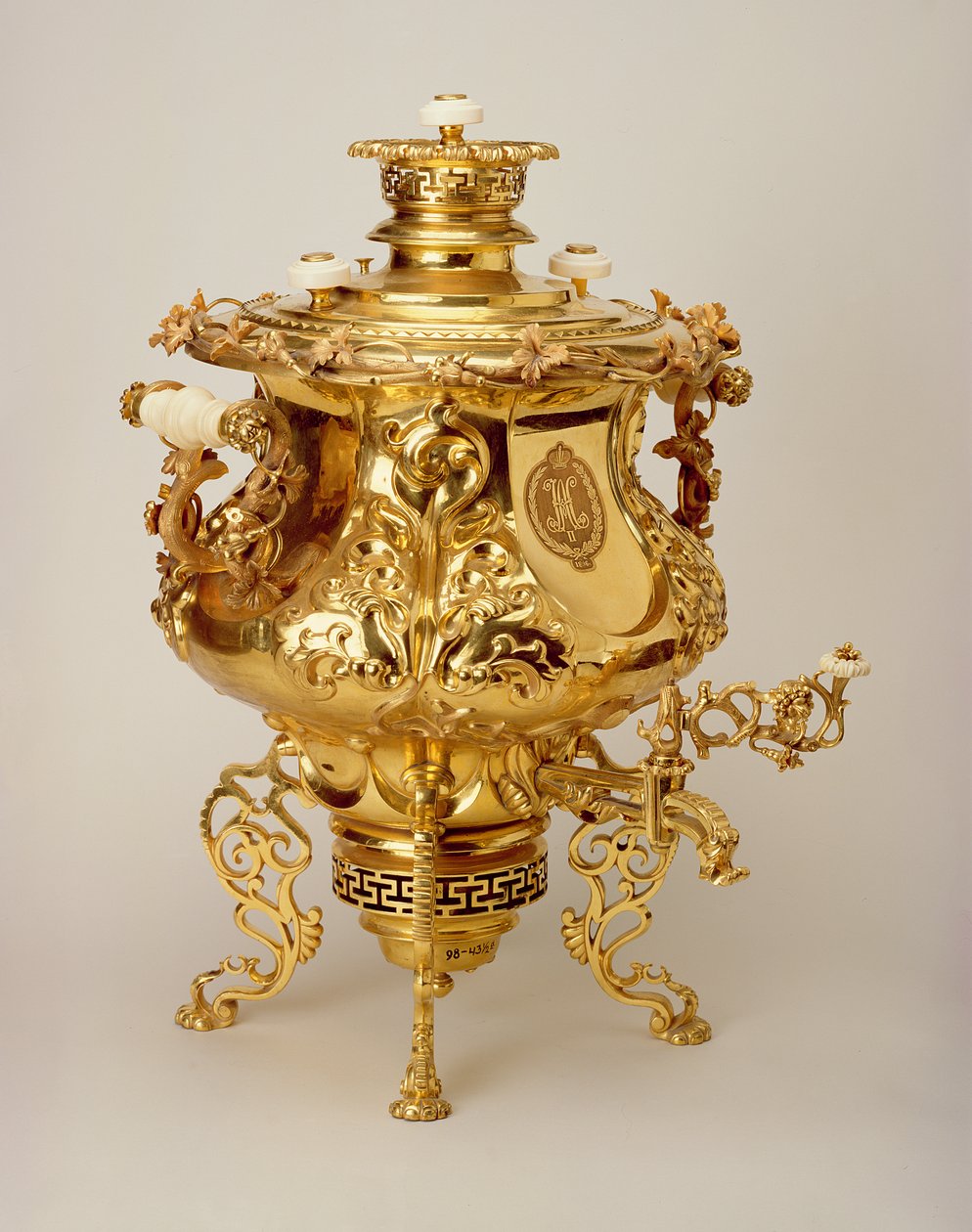 Samovar by Vasiliy Batashov
