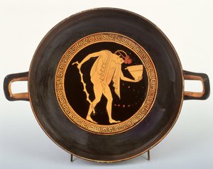 Attic Red-figure kylix, 500-480 BC