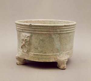 Earthenware tripod vessel, Han dynasty, 25-220 AD