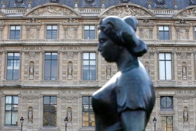 Jardin des Tuileries, Draped Pomona by Aristide Maillol