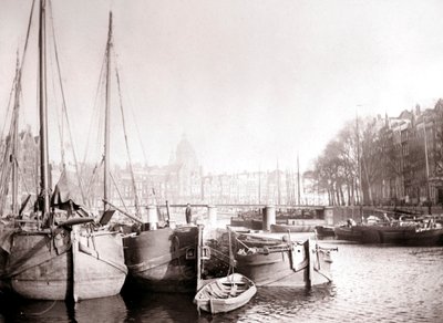 Canal boats, Rotterdam by James Batkin