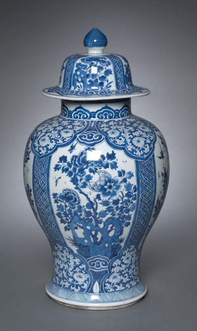 Vase with Cover by Qing Dynasty Chinese School