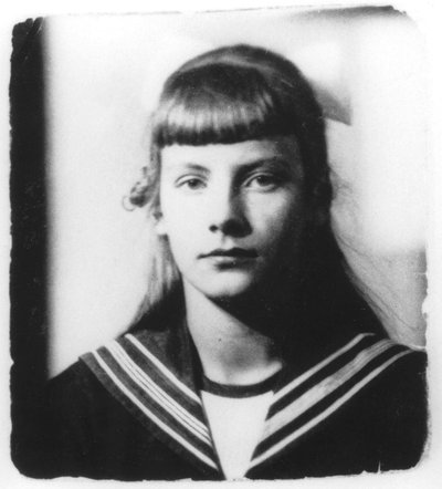 Greta Garbo as a teenager by Swedish Photographer