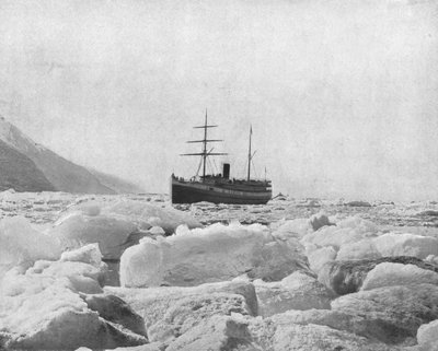 The steamer Queen, Glacier Bay, Alaska, USA by Unbekannt