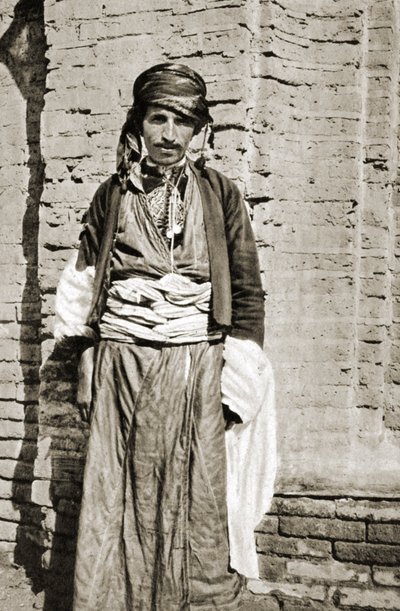 Iraq - Kurdish tribesman by Unbekannter Künstler