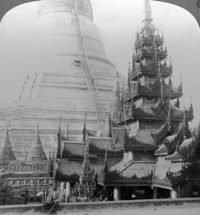 Shwedagon Pagoda, Rangoon, Burma by Underwood and Underwood