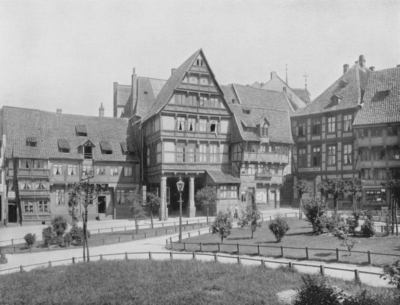 Pillar House at Andreasplatz by Photographer German