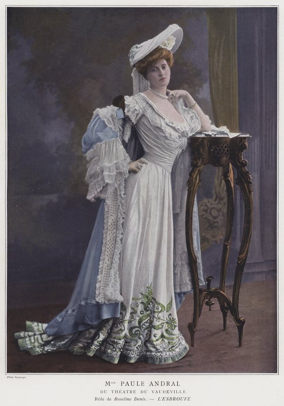 Paule Andrale as Roseline Denis in L